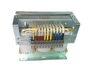 選購三相隔離變壓器要看哪幾個(gè)方面？