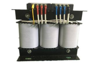 交流穩(wěn)壓器廠家介紹選擇家用穩(wěn)壓器需要注意哪幾個(gè)方面？